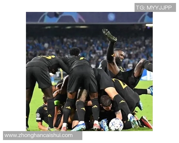 那不勒斯大胜多特蒙德红牌事件引发全场热议与争议分析